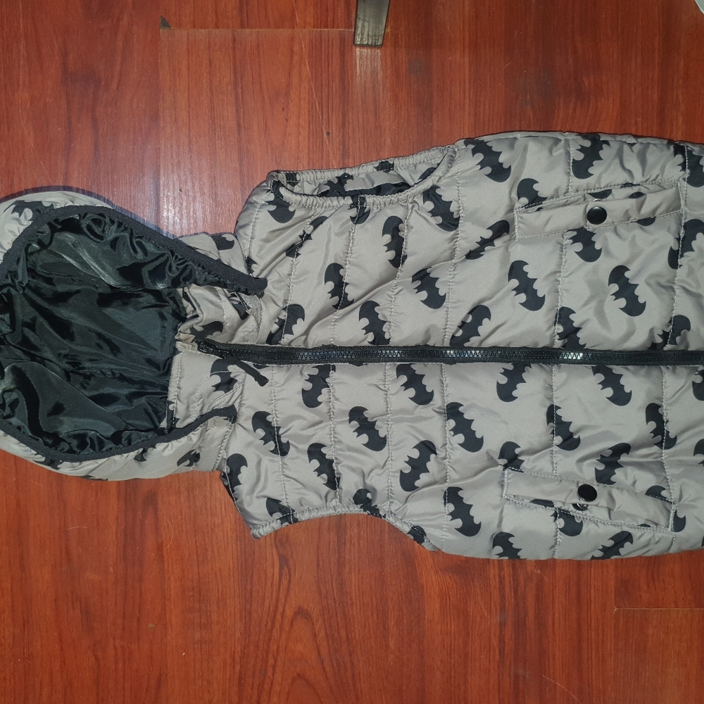 H&M Batman youth Vest 6/7yr